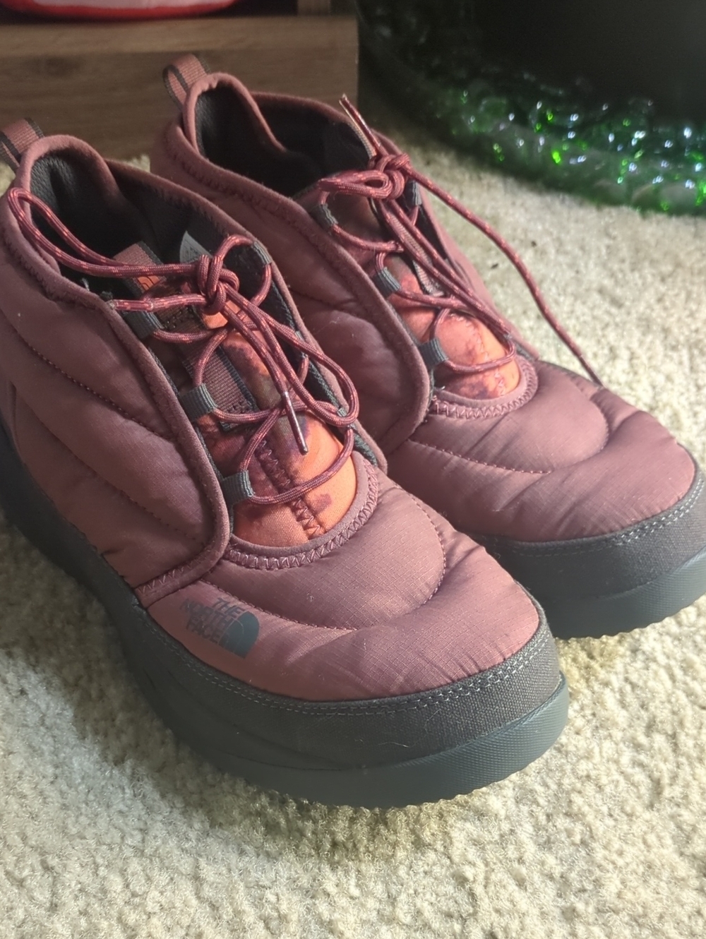 The North Face Women's Quilted Slip-On Winter Boots in Rosewood